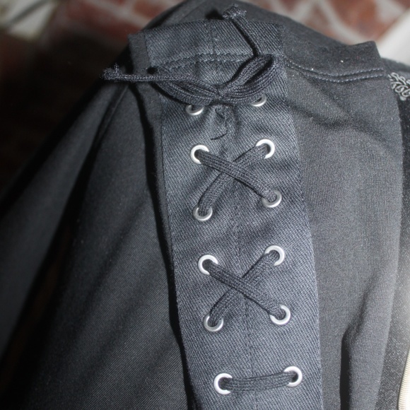 CHAPS Black Top Laced Long Sleeve Stretch Round Neck Size XL NEW with tags - Picture 2 of 7